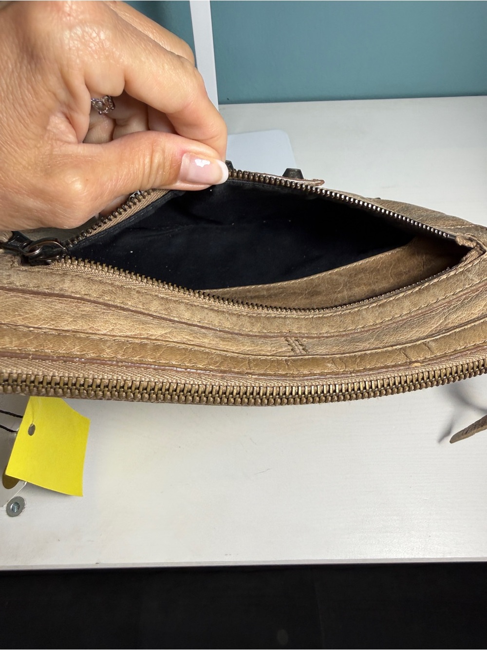 Balenciaga Classic Clip Medium Leather Clutch - Camel/Beige - Authentic - Picture 4 of 7